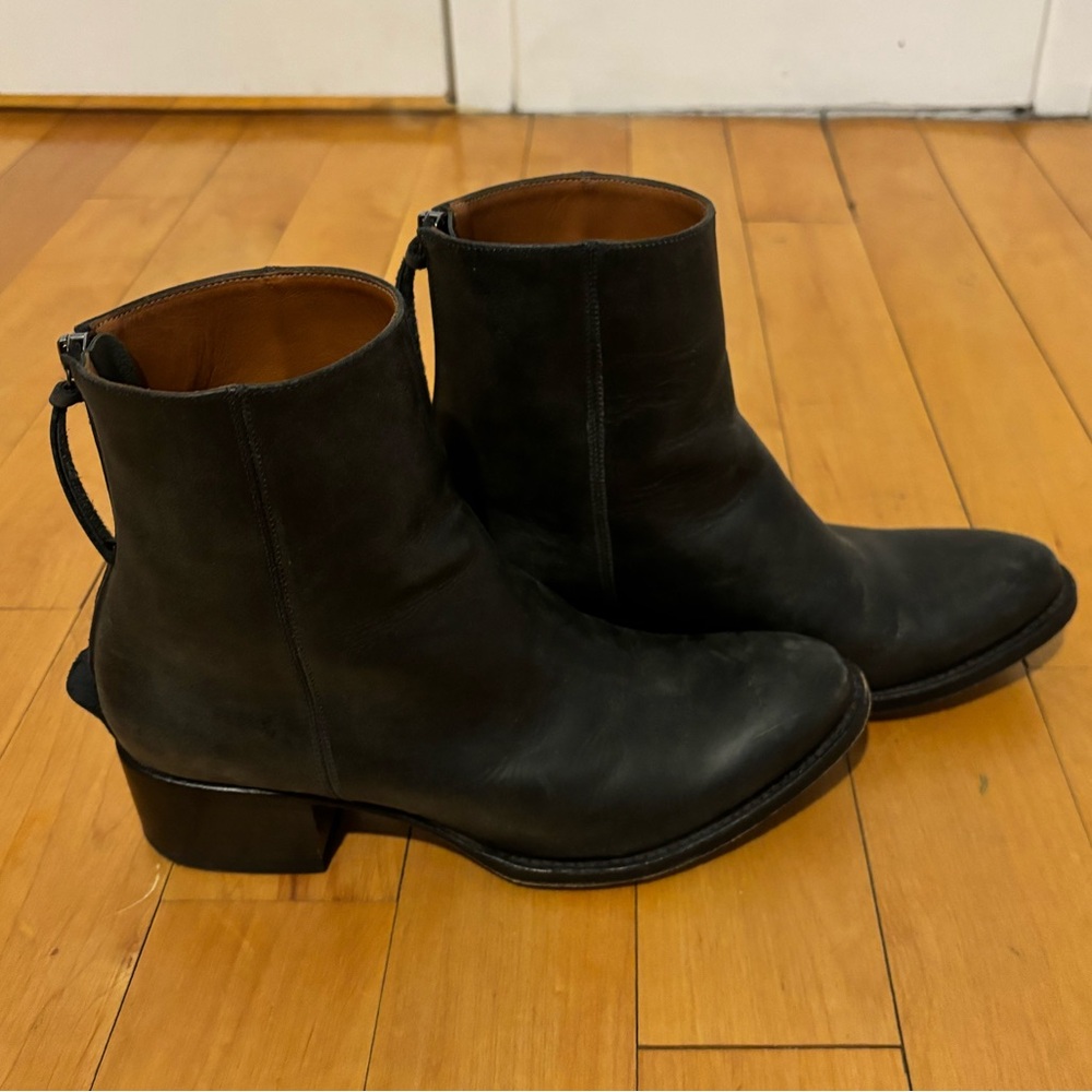Black leather Chelsea boots